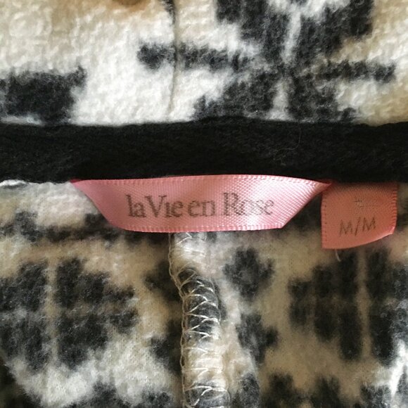 La Vie En Rose Soft Fleece Hooded Reindeer and Snowflake Onesie - Picture 16 of 16